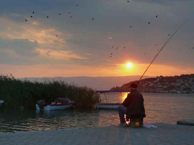 Rybář u jezera Ohrid