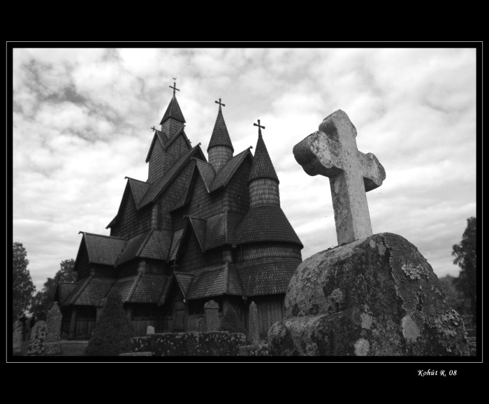 * Stavkirke *