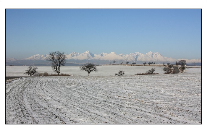 ... pohľad na Tatry...