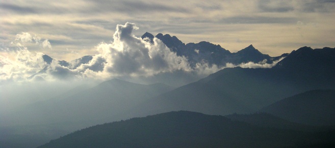 Panorama v oblakoch.