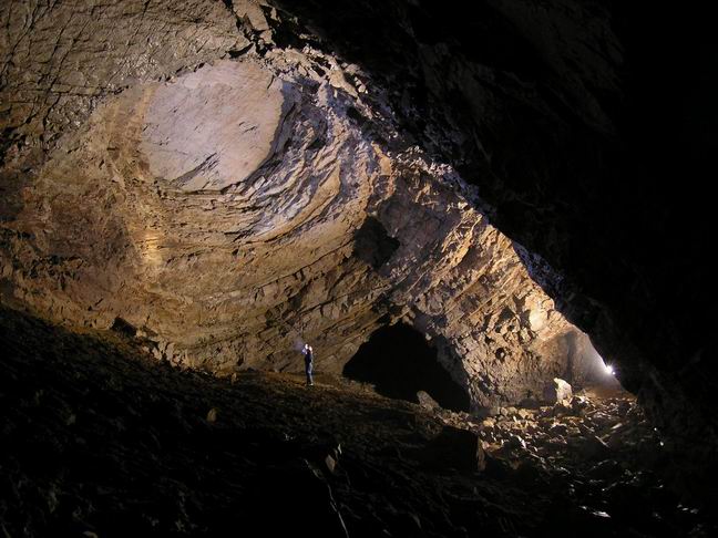 Býčí skála-Rotunda