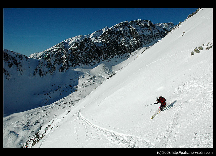 Přes výstupové stopy