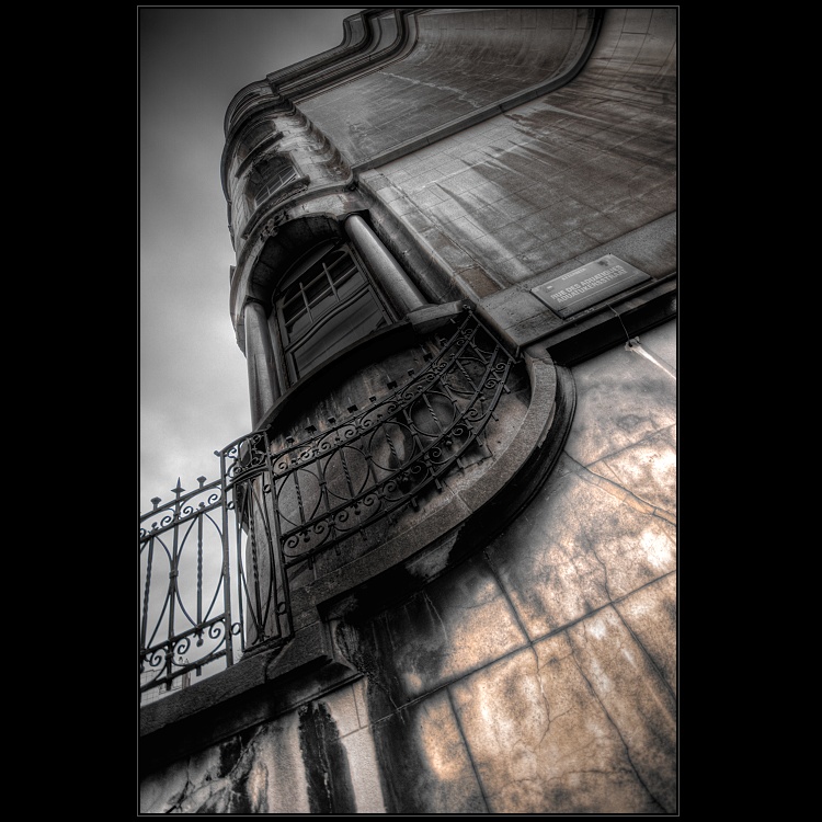 Věž babylónská b