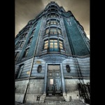 Byl jednou jeden dům (se zlatýma cedulkama)