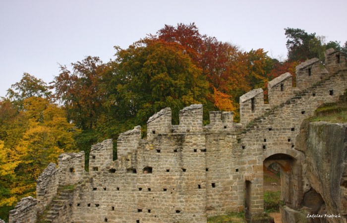 Hrádek Helfenburg