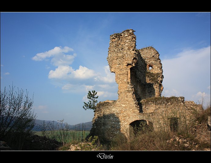 hrad Divín