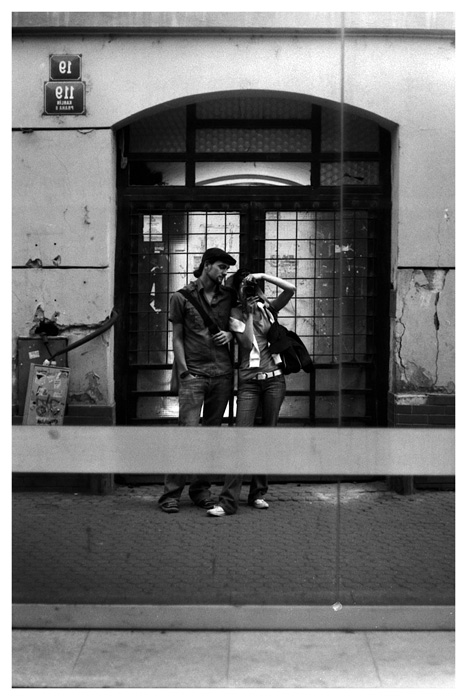 Someone pls call 911