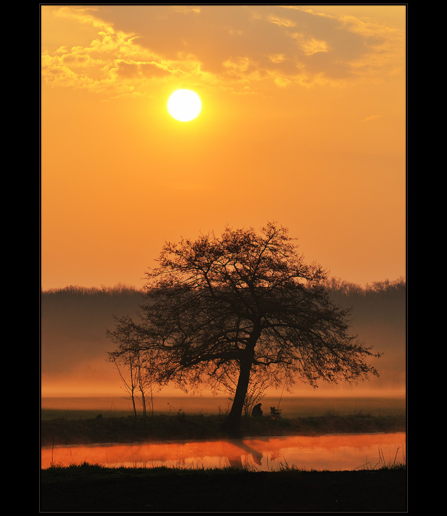 Ranní šílenci (fotografové a rybáři)
