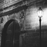 Lampa pod věží