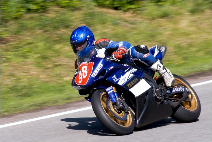 Yamaha R1 1000