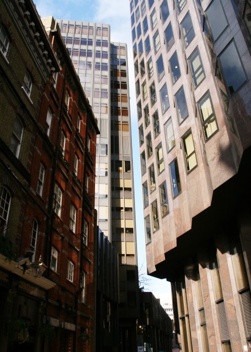 stara vs. moderna architektura