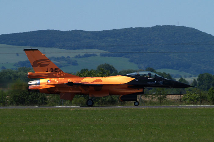 F-16