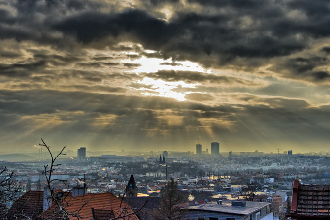 Zimní ráno nad Prahou