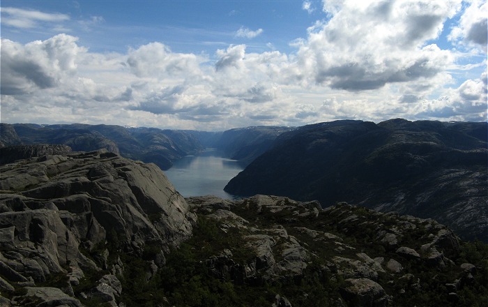 Skaly a fjordy