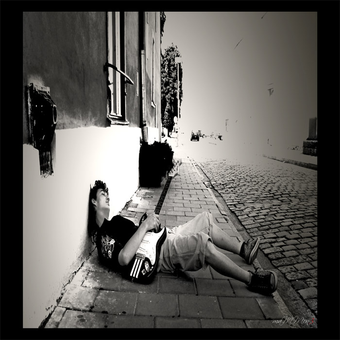 RockNROLLA