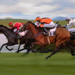 Dostih v Mostě (v barvě)