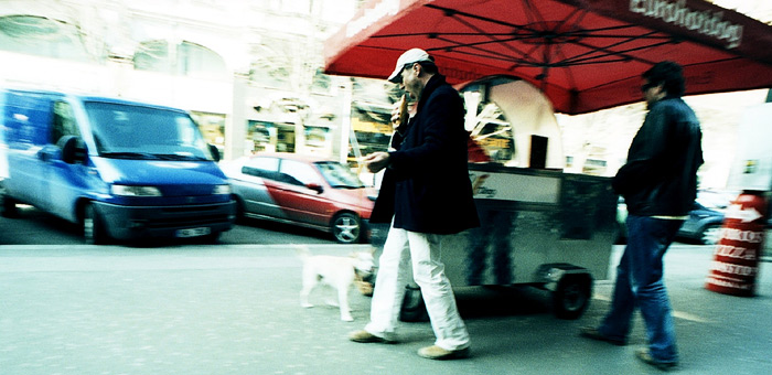 uhni mi z cesty....hořčici stejně nežereš