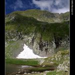 Po sněhu to na Moldoveanu (2544 m) nešlo...