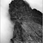 Štít o mraky opřený