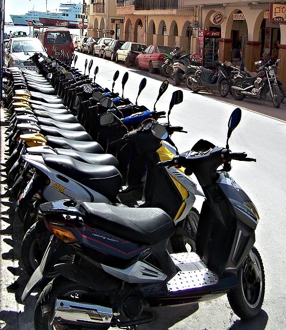 ...chybí už jenom letadlo