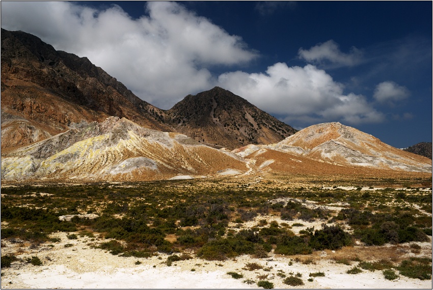 Nisyros (řecky Νίσυρος)