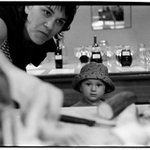 Copak se to na tom stole děje?...