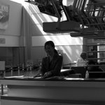 Příprava na check in letu Japan Airlines