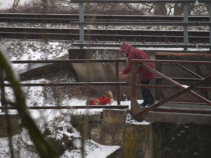 na stopě