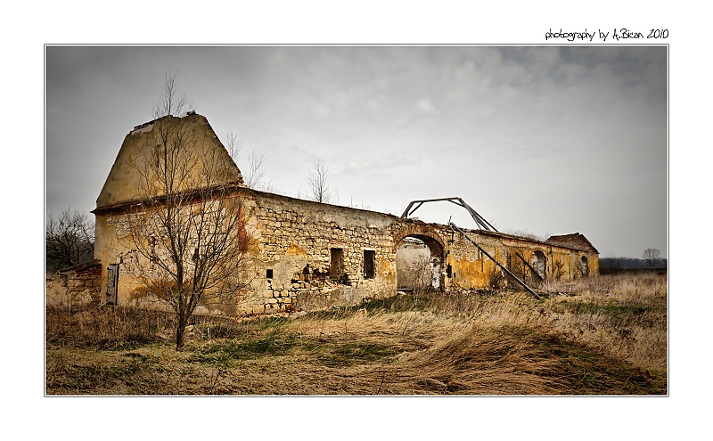 ... Úpor - usedlost (stodola)  ...