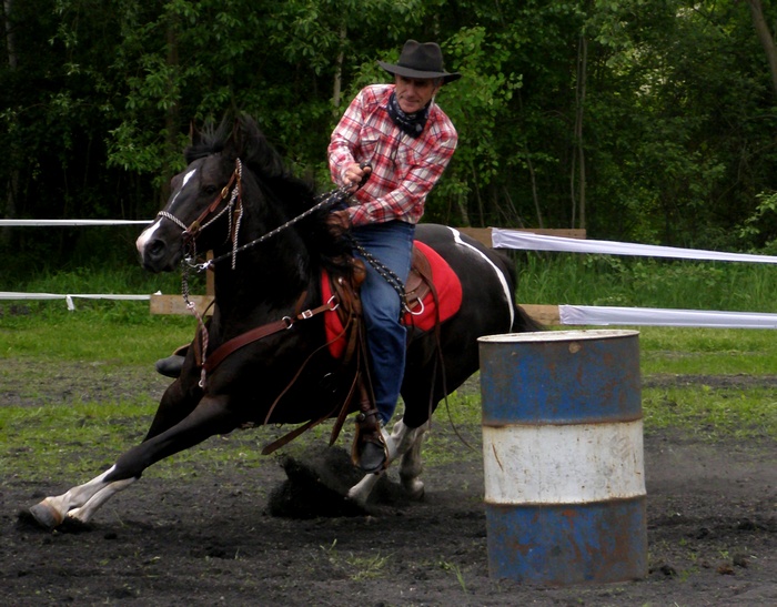 Rodeo-barel race