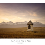 Kaplička tam v poli