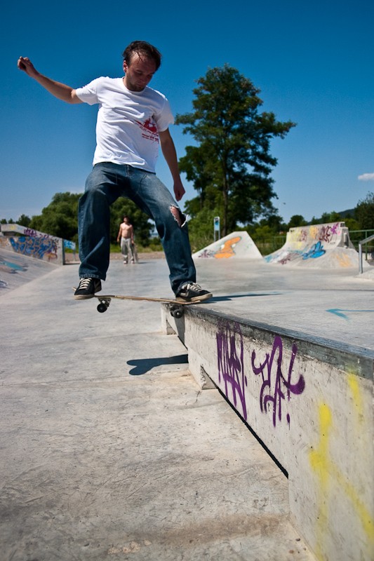 Skateboarding v Berouně