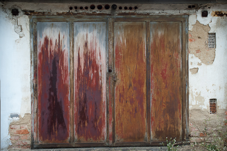 eroze předchází korozi