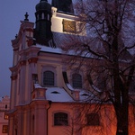 večerní kostel