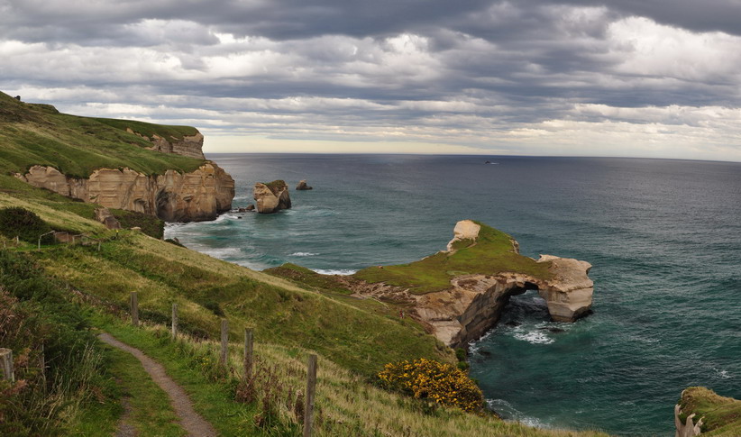 Tunnel beach