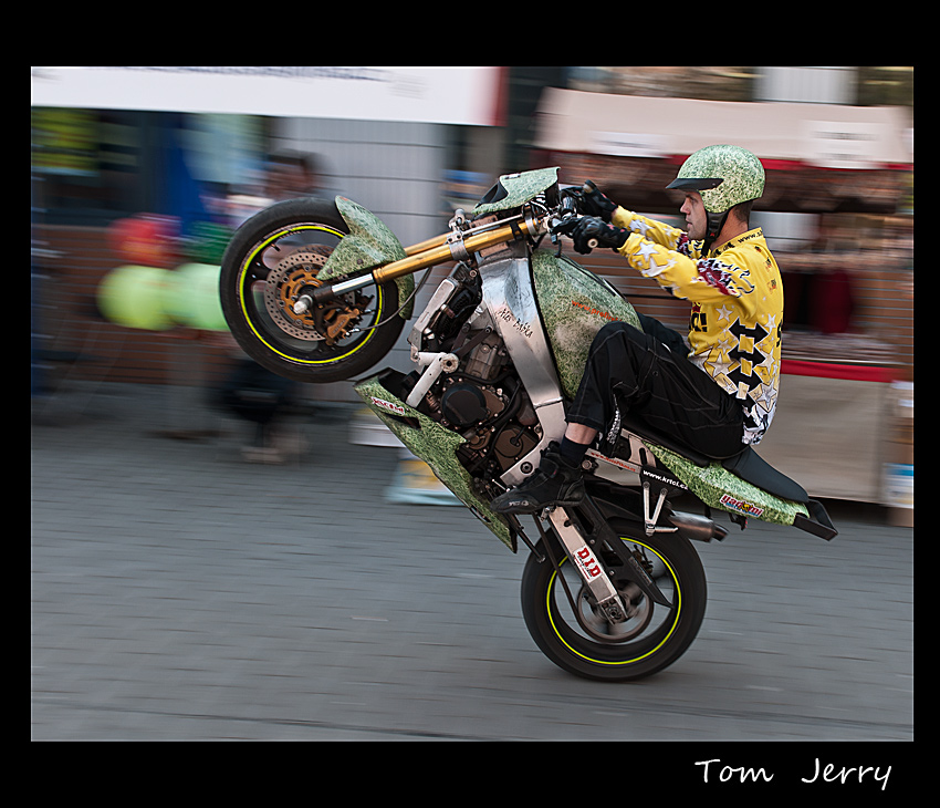Kaskadér motorkový (Riskus Motorzkazis)