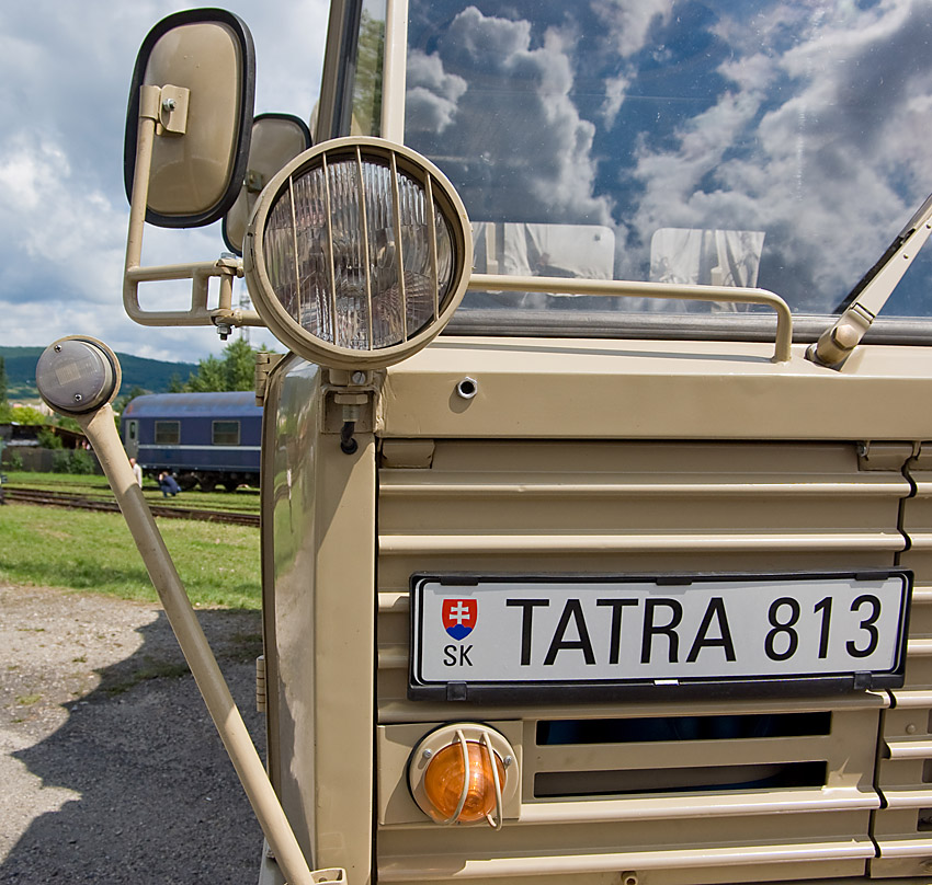 Tatra 813