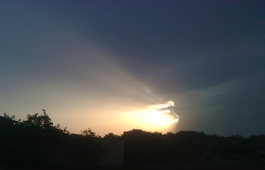 sight of magic golden eye ..
