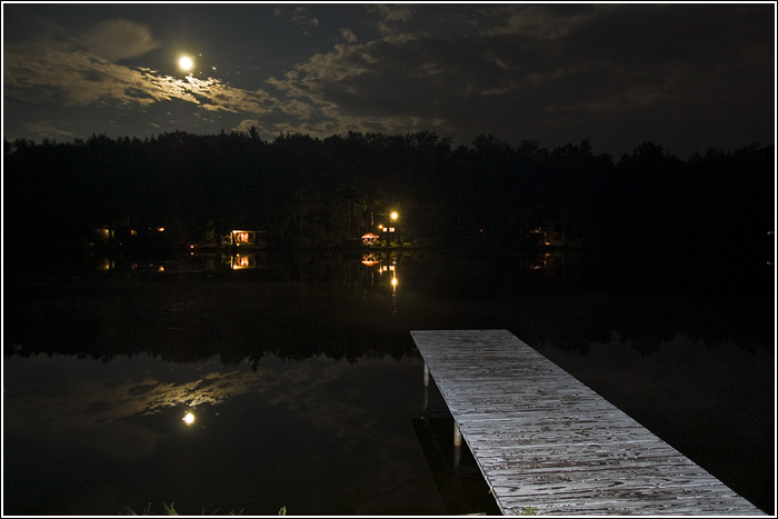 Co se děje na druhém břehu.