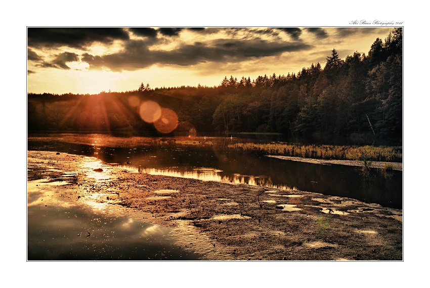 ... Západ nad rybníkem ...