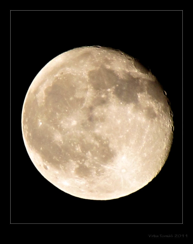 Měsíc