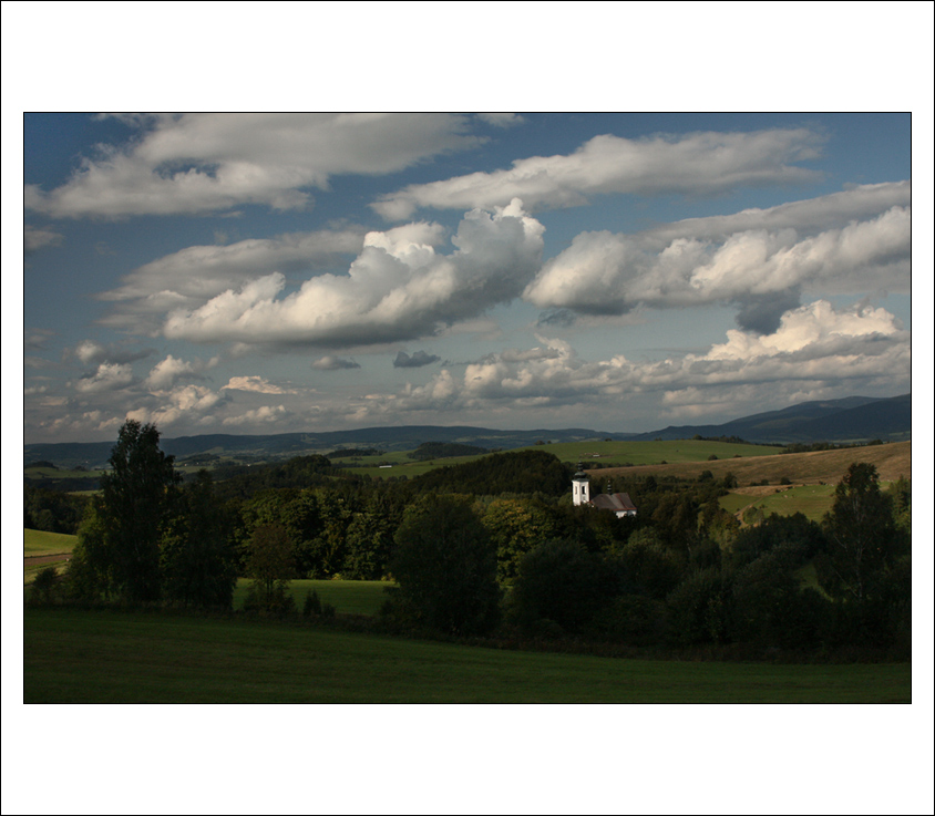 Krajina s kostelíkem