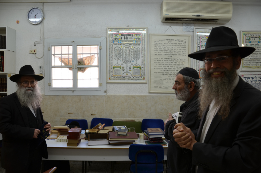 ..v synagoze..