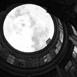 Úplněk za bílého dne