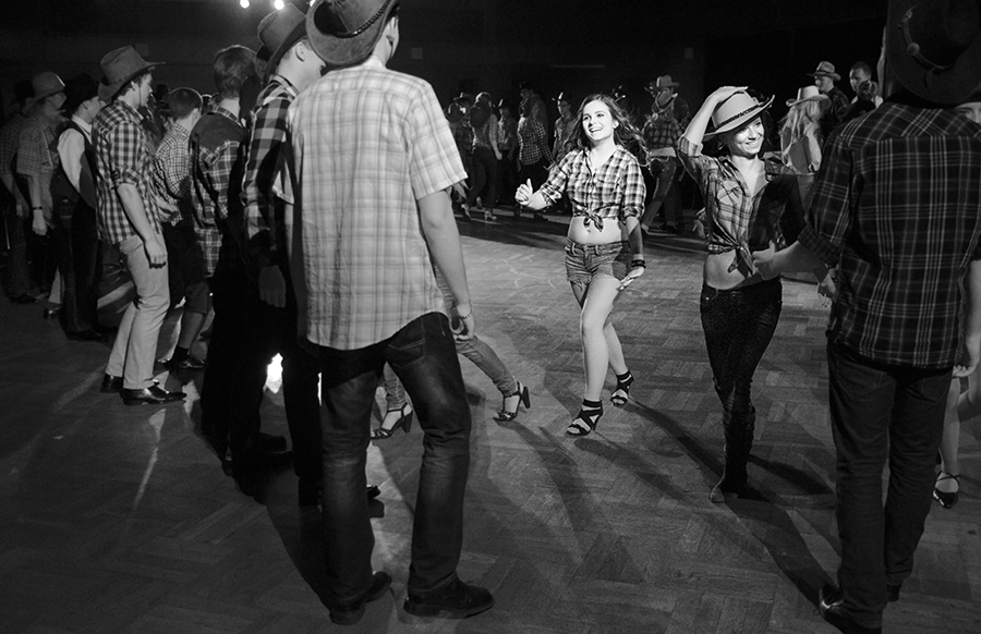 taneční ... usměvavá