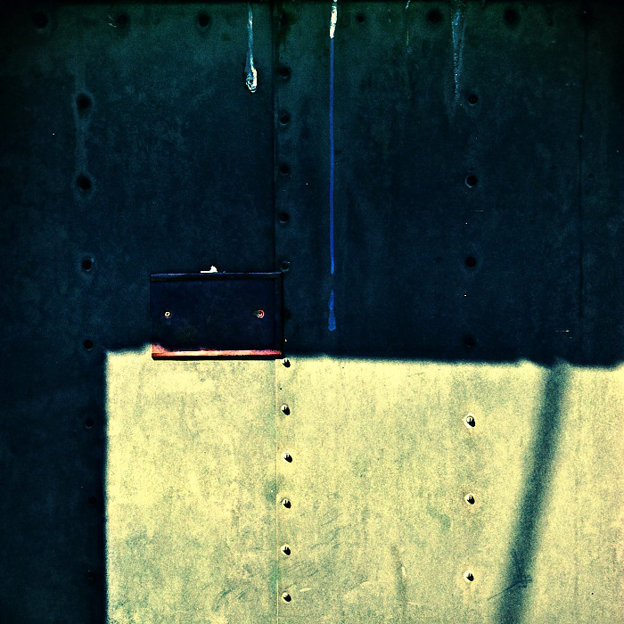 I blue