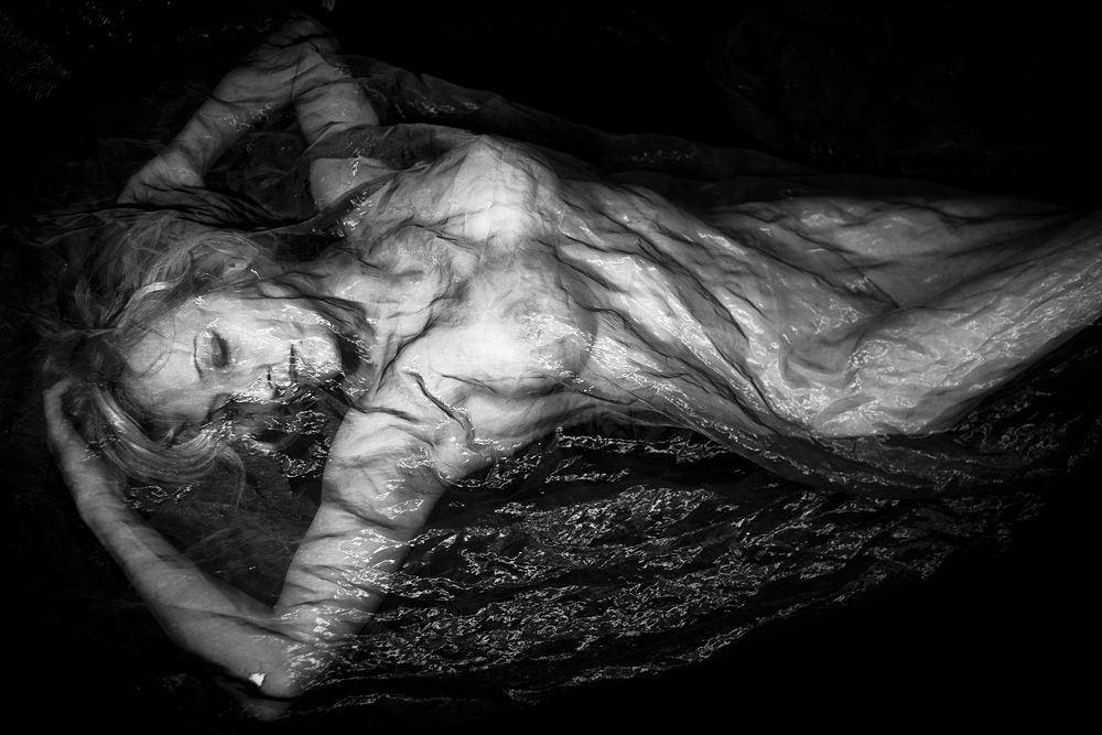 Divka teskne odena...