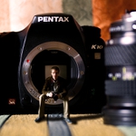 Autoportrét s kámošem Pentaxem