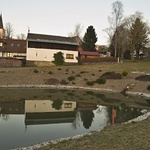 Březnové jitro na návsi