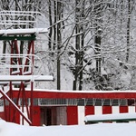 kontrast v zasněžené krajině